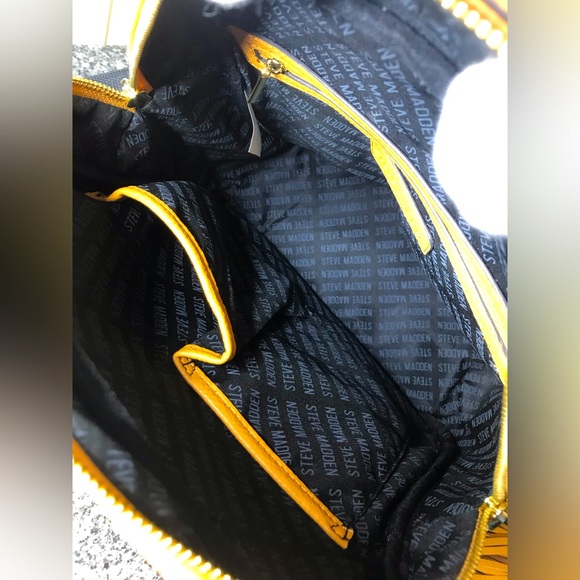 Backpack - Picture 8 of 8